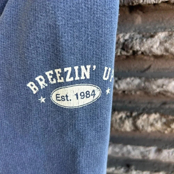 Breezin' Up Vintage SOUTHAMPTON Blue Distressed Sweatshirt Unisex - Picture 9 of 10
